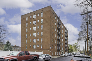 111 Bruce Ave in Yonkers, NY - Building Photo