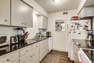 5330 Junius in Dallas, TX - Foto de edificio - Building Photo