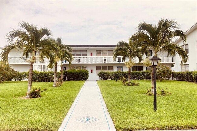144 Farnham F in Deerfield Beach, FL - Building Photo - Building Photo