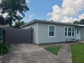 3834 Rosedale St in Houston, TX - Foto de edificio - Building Photo