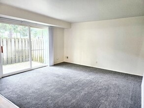 3687 Kenbrooke Ct in Kalamazoo, MI - Building Photo - Building Photo