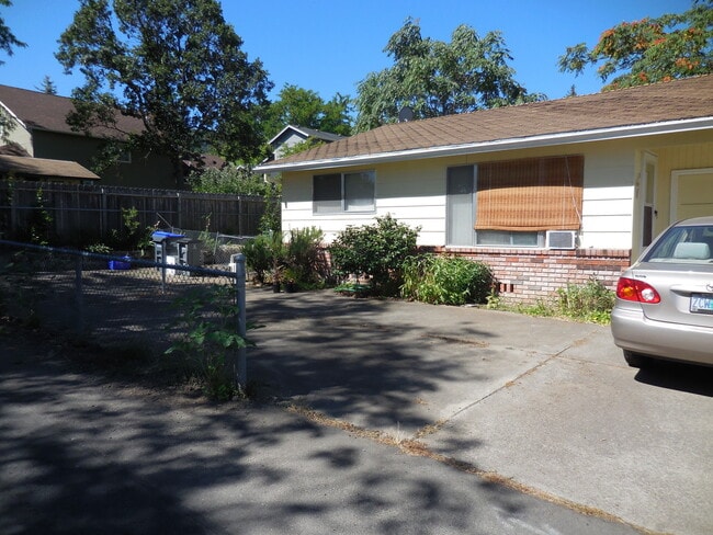 property at 1208 Iowa St