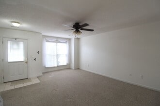 1135 Paul Revere Ct in Harrisonburg, VA - Building Photo - Building Photo