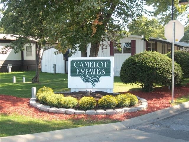 Camelot Manor/Estates Manufactured Housing in Portage, IN - Building Photo