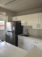 1925 NE 26th Dr in Wilton Manors, FL - Foto de edificio - Building Photo