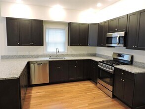 4 Emmons Pl, Unit 1 in Cambridge, MA - Building Photo - Building Photo