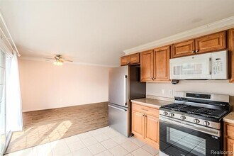 474 Fox Hills Dr S, Unit 2 in Bloomfield Township, MI - Building Photo - Building Photo