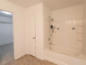1300 Wind Star Way in Fort Worth, TX - Building Photo - Building Photo