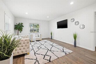 508 Brooker Rd in Brandon, FL - Building Photo - Building Photo
