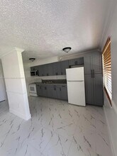 15941 NE 18th Pl in North Miami Beach, FL - Building Photo - Building Photo