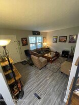 2707 Riedling Dr in Louisville, KY - Building Photo