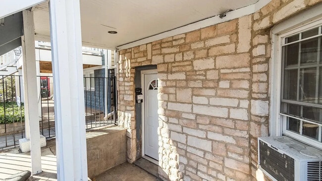 1308 W Byron St in Chicago, IL - Building Photo - Building Photo