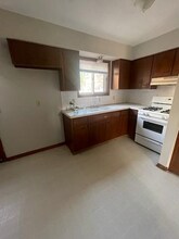 327 Pershing Ave NE in North Canton, OH - Building Photo - Building Photo