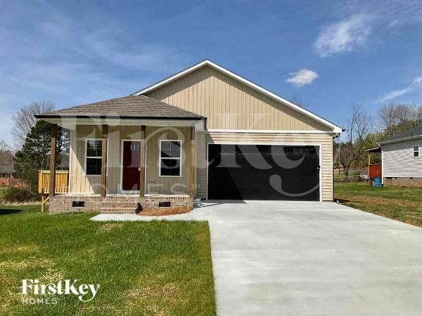 1502 Hampton St in Lexington, NC - Building Photo
