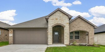 1301 Brad Kellar Dr in Greenville, TX - Building Photo