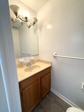 691 Biltmore Dr in Virginia Beach, VA - Building Photo - Building Photo
