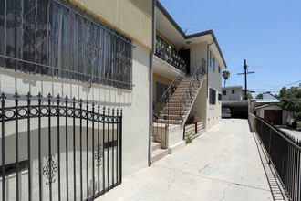 946 S Kingsley Dr in Los Angeles, CA - Building Photo - Building Photo