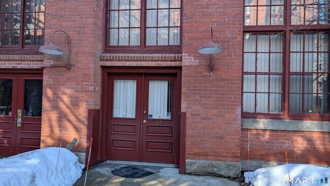 839 Main St in Torrington, CT - Building Photo - Building Photo