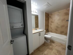 213 NE 27th St, Unit A1 in Miami, FL - Foto de edificio - Building Photo