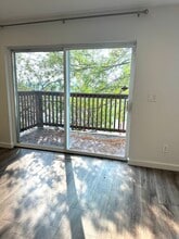 501 23rd Ave S, Unit A2 in Seattle, WA - Foto de edificio - Building Photo