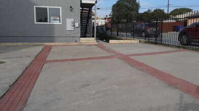 155 Cypress Dr in San Diego, CA - Building Photo - Building Photo