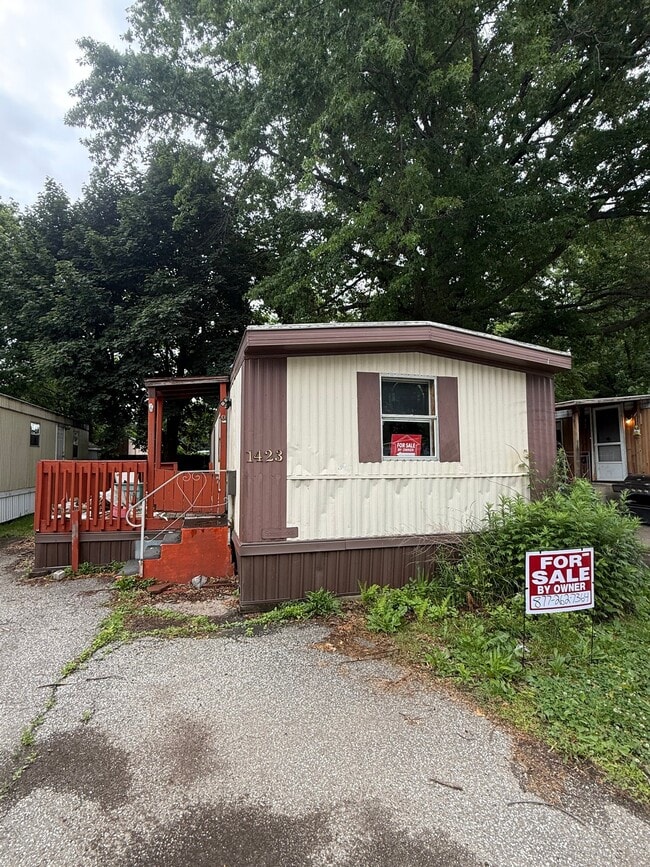 property at 1425 Wanna Dr