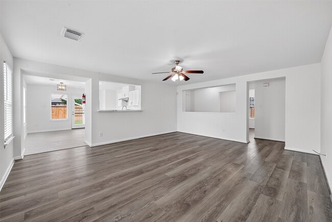 13426 Sanderford Ln