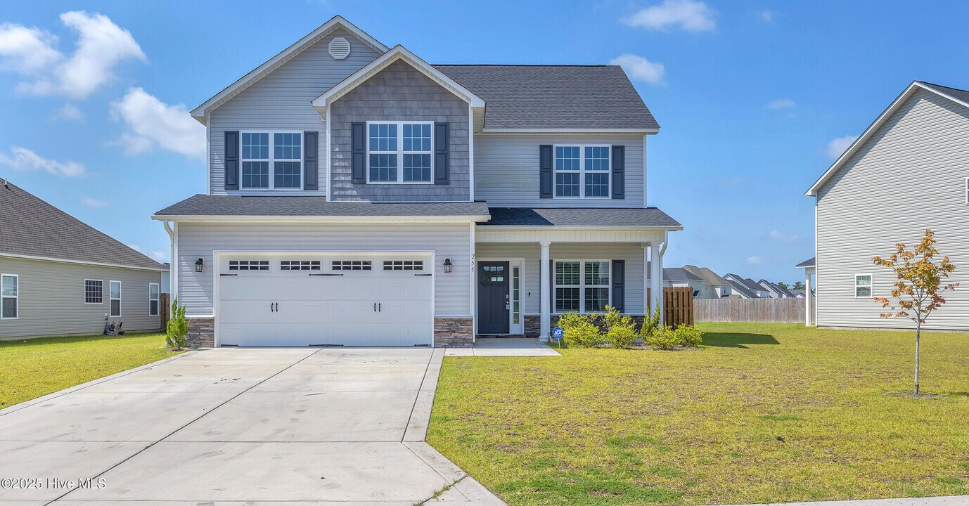 255 Crossroads Store Dr in Jacksonville, NC - Foto de edificio
