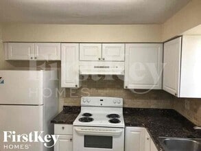 2261 NW 172nd Terrace in Miami Gardens, FL - Building Photo - Building Photo