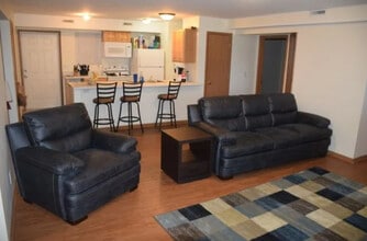 University Village Student Housing in Terre Haute, IN - Foto de edificio - Building Photo