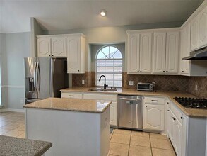1355 Meadowview Dr in Kennedale, TX - Building Photo - Building Photo