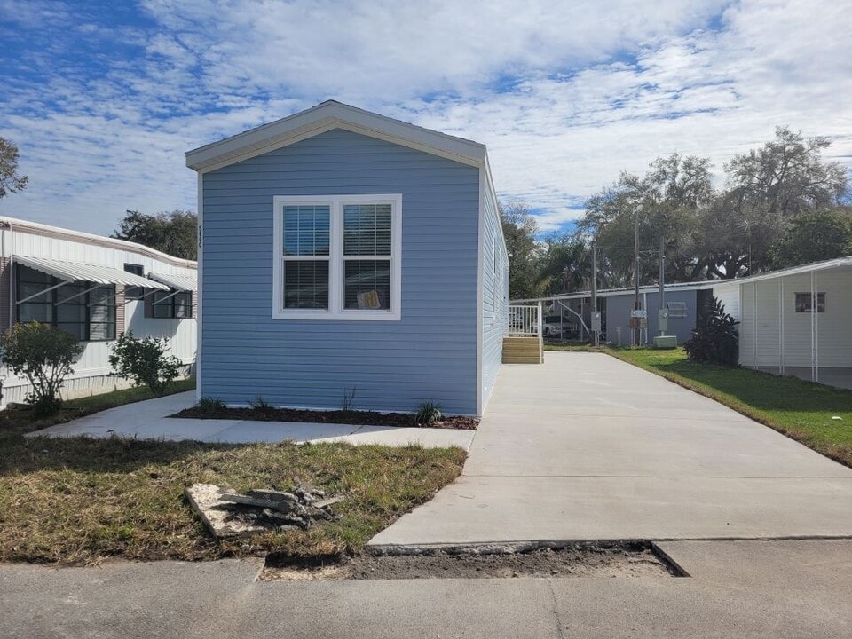 5600 Jennie St in Zephyrhills, FL - Building Photo
