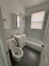 301-303 Dover St in Bridgeport, CT - Foto de edificio - Building Photo