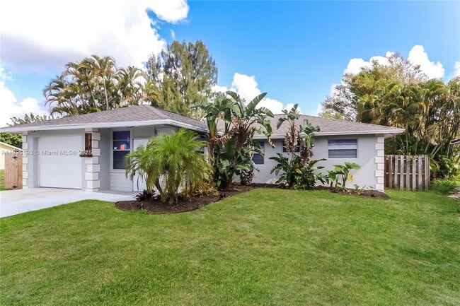 3013 SE Banyan St in Stuart, FL - Building Photo - Building Photo
