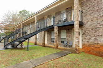 Shoal Creek Apartments in Montevallo, AL - Building Photo - Building Photo