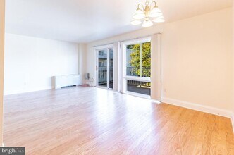 1001 Chillum Rd in Hyattsville, MD - Building Photo - Building Photo