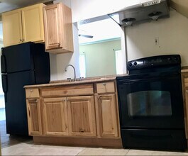 575 White Mountain Hwy in Milton, NH - Foto de edificio - Building Photo