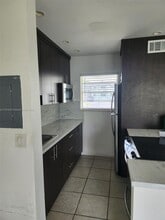 7680 SW 82nd St in Miami, FL - Building Photo - Building Photo