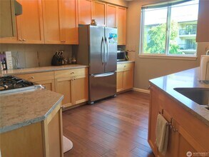615 6th St in Kirkland, WA - Building Photo - Building Photo