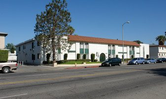 6907 Whitsett Ave in North Hollywood, CA - Building Photo - Building Photo