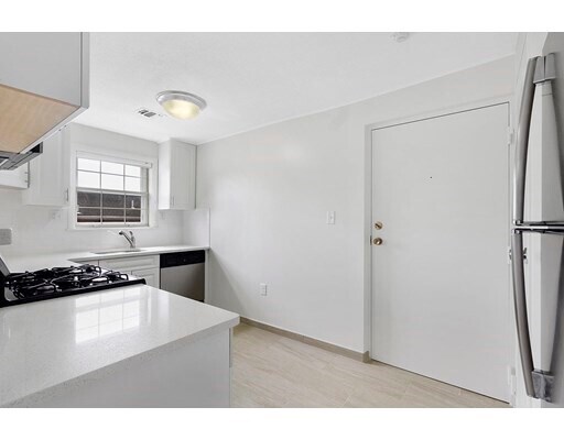 200 S Bedford St-Unit -23F in Woburn, MA - Building Photo - Building Photo