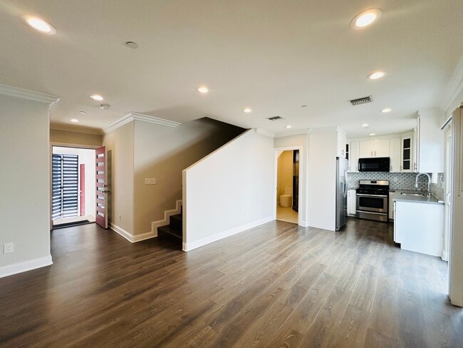 property at 7205 S La Cienega Blvd