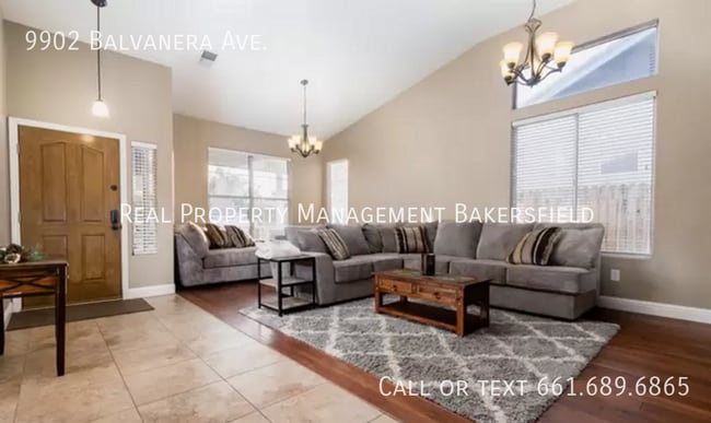 9902 Balvanera Ave in Bakersfield, CA - Building Photo - Building Photo