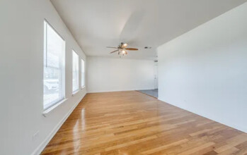 415 Robinhood Pl in San Antonio, TX - Building Photo - Building Photo