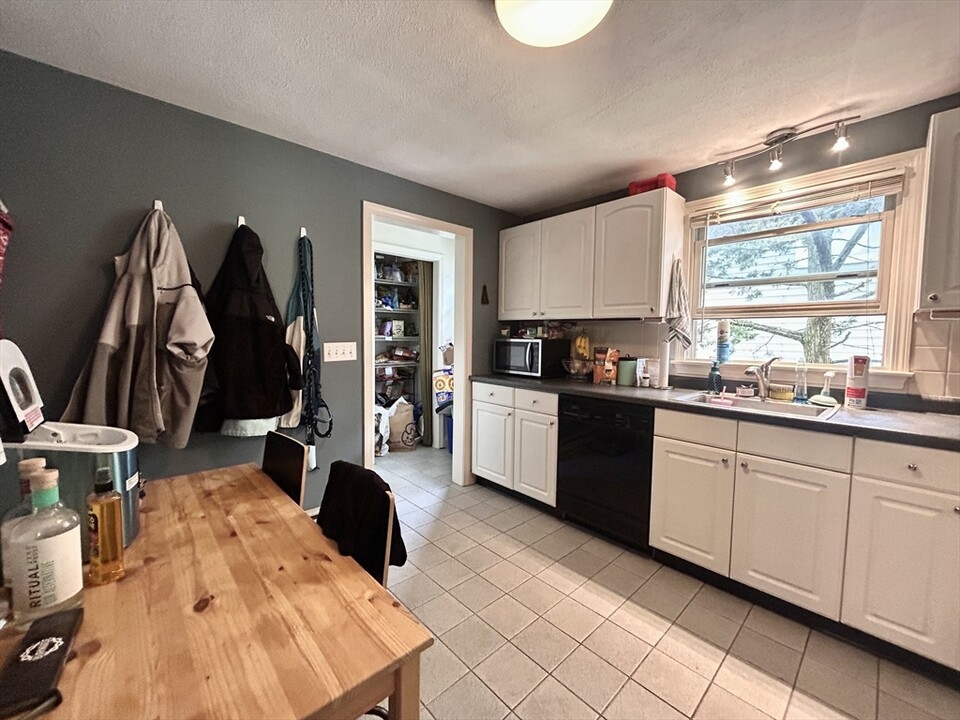 88 Sylvia St in Arlington, MA - Building Photo