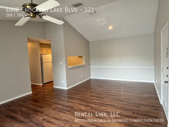 4008 Crockers Lake Blvd in Sarasota, FL - Foto de edificio - Building Photo