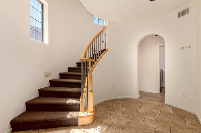 3935 E Rough Rider Rd in Phoenix, AZ - Building Photo - Building Photo