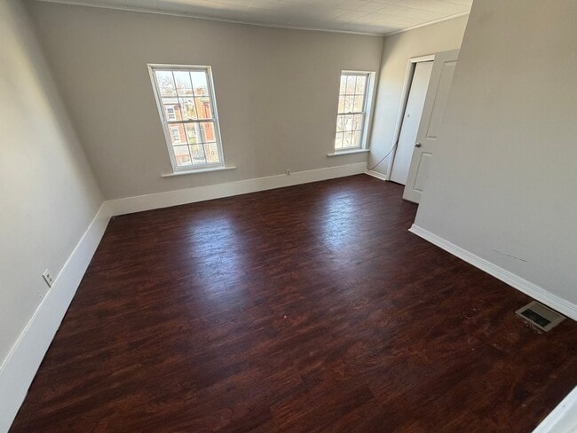 566 Stanbridge St in Norristown, PA - Building Photo - Building Photo