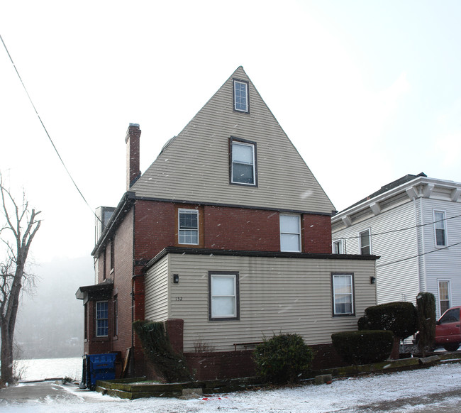 132 1st St in Pittsburgh, PA - Building Photo - Building Photo