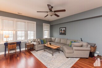 2239 N Lister Ave in Chicago, IL - Building Photo - Building Photo